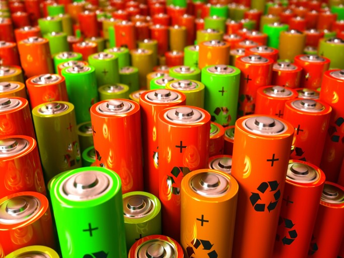 iStock-1322878081_batteries.jpg